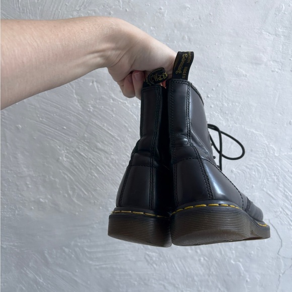 Dr. Martens 1460 smooth black leather 8-eye boot - Picture 4 of 11